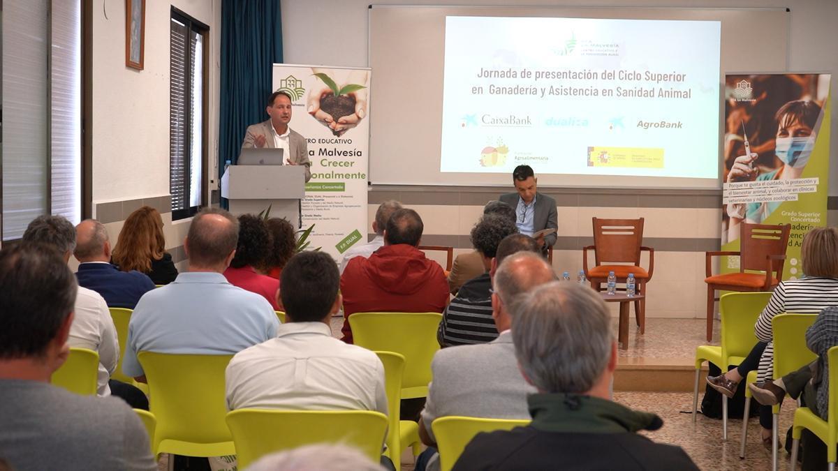 i+Porc participa en la presentación del primer Grado Superior de Ganadería y Asistencia en Sanidad Animal de la Comunidad Valenciana